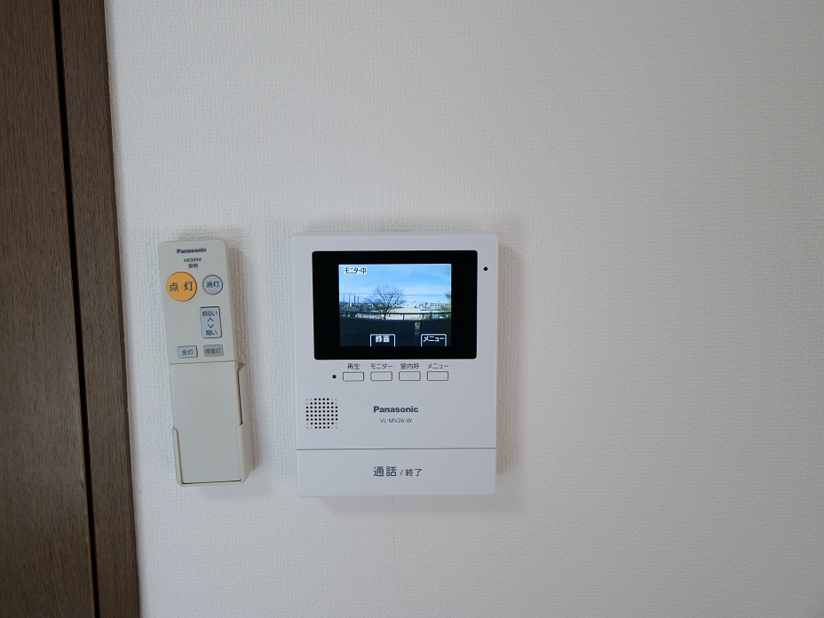 　小さなお子様のお留守番も安心なモニター付きインターホン