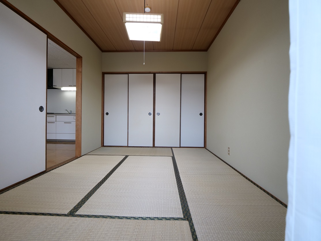 古き良き和室は、ごろ寝に最適です