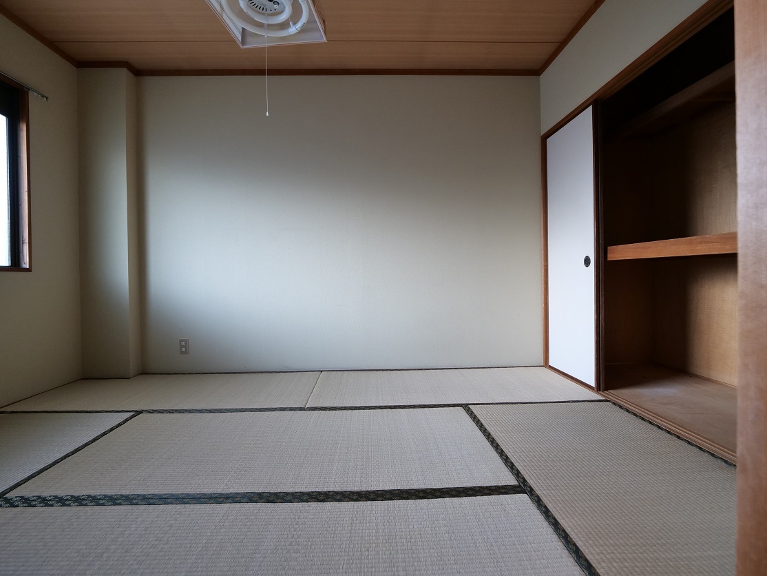 収納たっぷりの和室