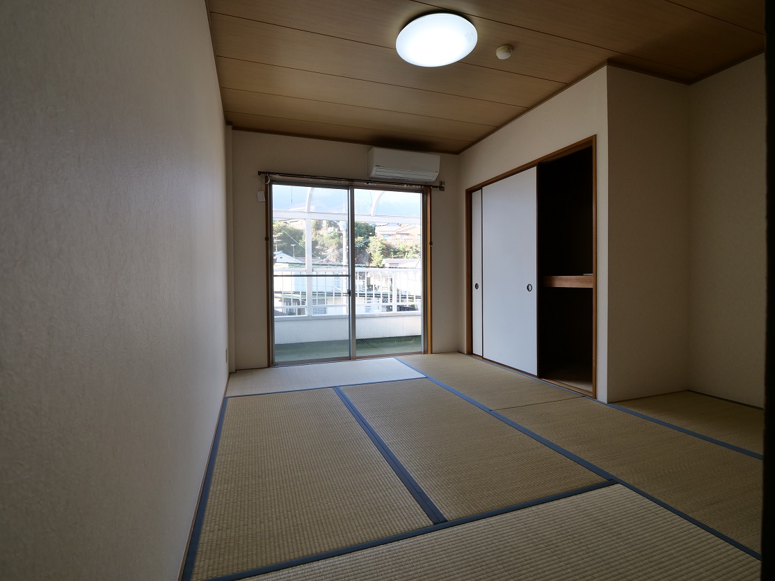 夏は涼しく、冬は暖かいのが畳の良いところです。
